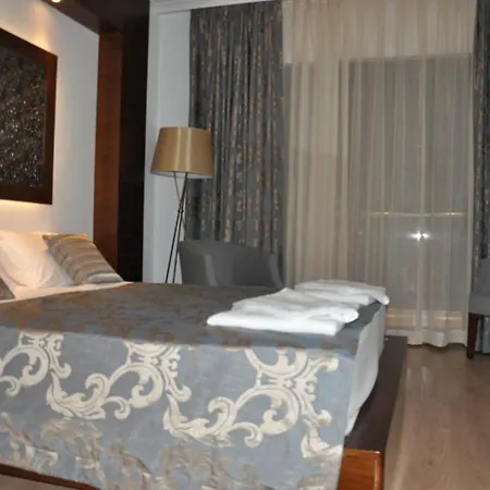 Hotel Turiya 4*