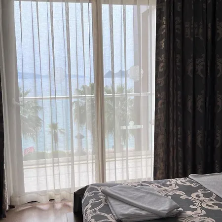 Turiya Hotell 4*
