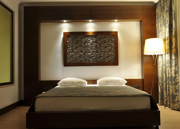 Отель Turiya Тургутрейс