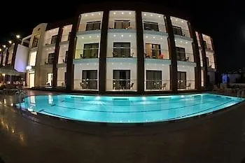 توريا اسطنبول تورغوتْريس