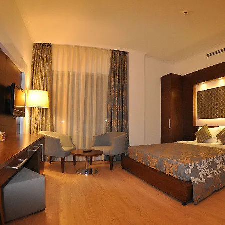 توريا اسطنبول تورغوتْريس