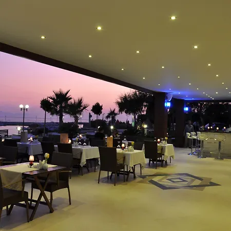 호텔 투리야 터그트레이스