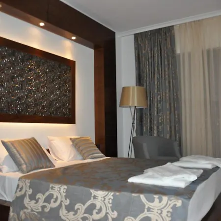 투리야 5* 터그트레이스